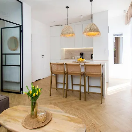 Ijg Imperial Apartment